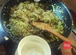 Illustration of making spring rolls in June 6