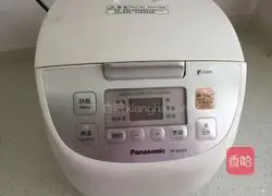 Illustration of how to make braised pork belly rice 9