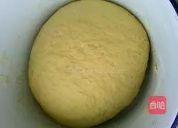 Illustration of how to make pumpkin rose rolls 1