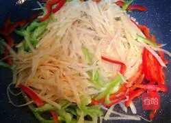 Illustration of how to make potato shredded burritos 6