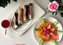 Illustration of how to make crystal clear Vietnamese spring rolls 7