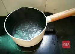 Illustration of how to make mushroom, carrot and chicken porridge 4