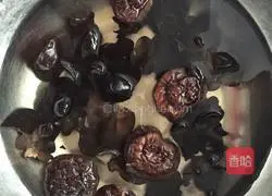 Illustration of how to make braised rice with ham and mushrooms 2