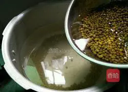 Illustration of how to make sago and mung bean porridge 3