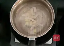 Illustration of how to make vegetable noodles (baby food supplement) 1