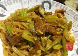 Illustration of how to make braised beans and noodles 12