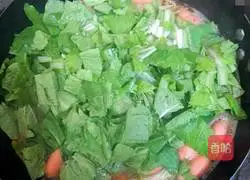 Illustration of how to make rice noodles across the bridge 8