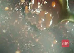 Illustration of how to make red dates and black rice porridge 6