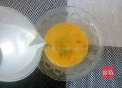 Illustration of how to make honeycomb briquette cake 4