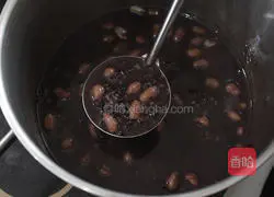Illustration of how to make purple rice and peanut paste 5