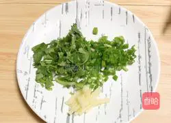 Illustration of how to make crab roe casserole porridge 6