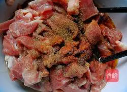 How to make oily pork rolls 1