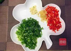 Illustration of how to make braised beans and noodles 2