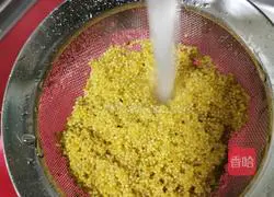 Illustration of how to make red bean, lotus seed and millet porridge 5