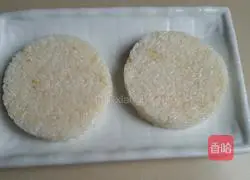 Illustration of how to make rice burgers 7