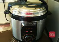 Illustration of how to make sausage braised rice 8