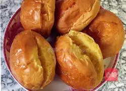 Illustration of how to make small hamburgers 3