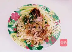 Illustration of making cold noodles with pickled mustard and minced meat 11