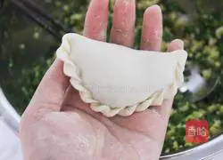 Illustration of how to make a leek box 16