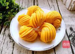 Illustration of how to make carrot flower rolls 24