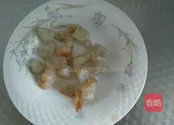 Illustration of how to make Christmas snowman rice balls 3