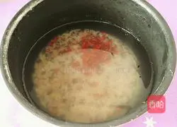 Illustration of how to make pineapple glutinous rice porridge 3