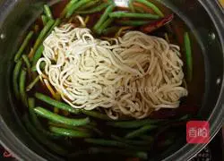 Illustration of how to make braised beans and noodles 10