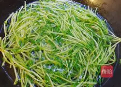 Illustration of how to make rice noodles with ginger sauce 8