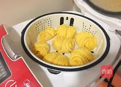 Illustration of how to make pumpkin rolls 20