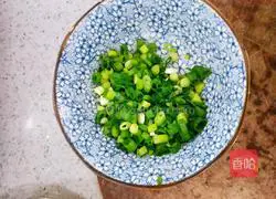 Illustration of how to cook sausage and rice 3