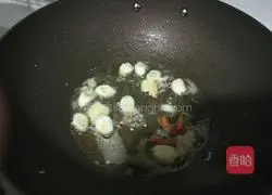 Illustration of how to make braised noodles with eggs and beans 4