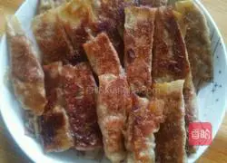 Illustration of how to make pork and shrimp pot stickers 16