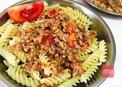Illustration of how to make tomato and minced meat pasta 3
