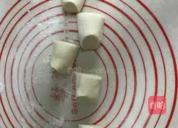 Illustration of how to make leek box 18