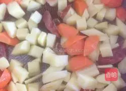 Illustration of how to make preserved meat clay pot rice 5