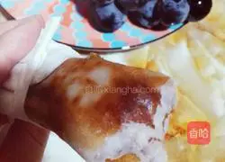 Illustration of how to make taro spring rolls 11