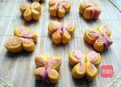 Illustration of how to make colorful butterfly flower rolls 12