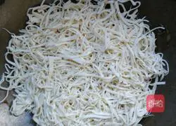 Illustration of making braised beans and noodles 15