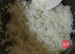 Illustration of how to make caviar rice balls 1