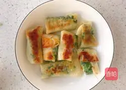 Illustration of how to make leek and egg pot stickers 6