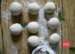 Illustration of how to make leek boxes 4