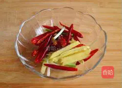 Illustration of how to make braised beans and noodles 4