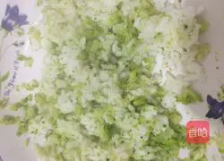 Illustration of how to make broccoli rice balls 3