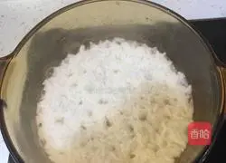 Illustration of how to make sausage and cured clay pot rice 4