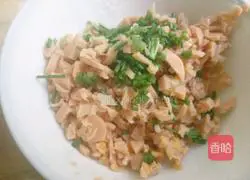 Illustration of how to make scallion, ham and sausage rolls 2