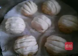 Illustration of how to make sesame sauce and milk-flavored flower rolls 21