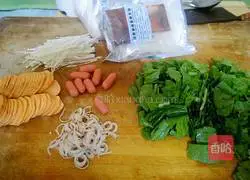 Illustration of how to make rice noodles across the bridge 3