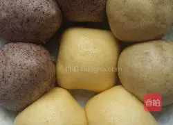 Illustration of how to make three-color steamed buns 6