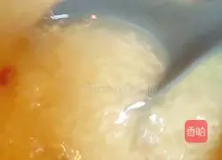 Illustration of how to make millet and sea cucumber porridge 7