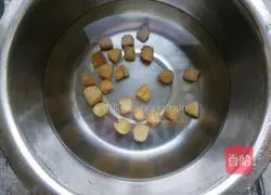 Illustration of how to make scallop and quinoa porridge 5